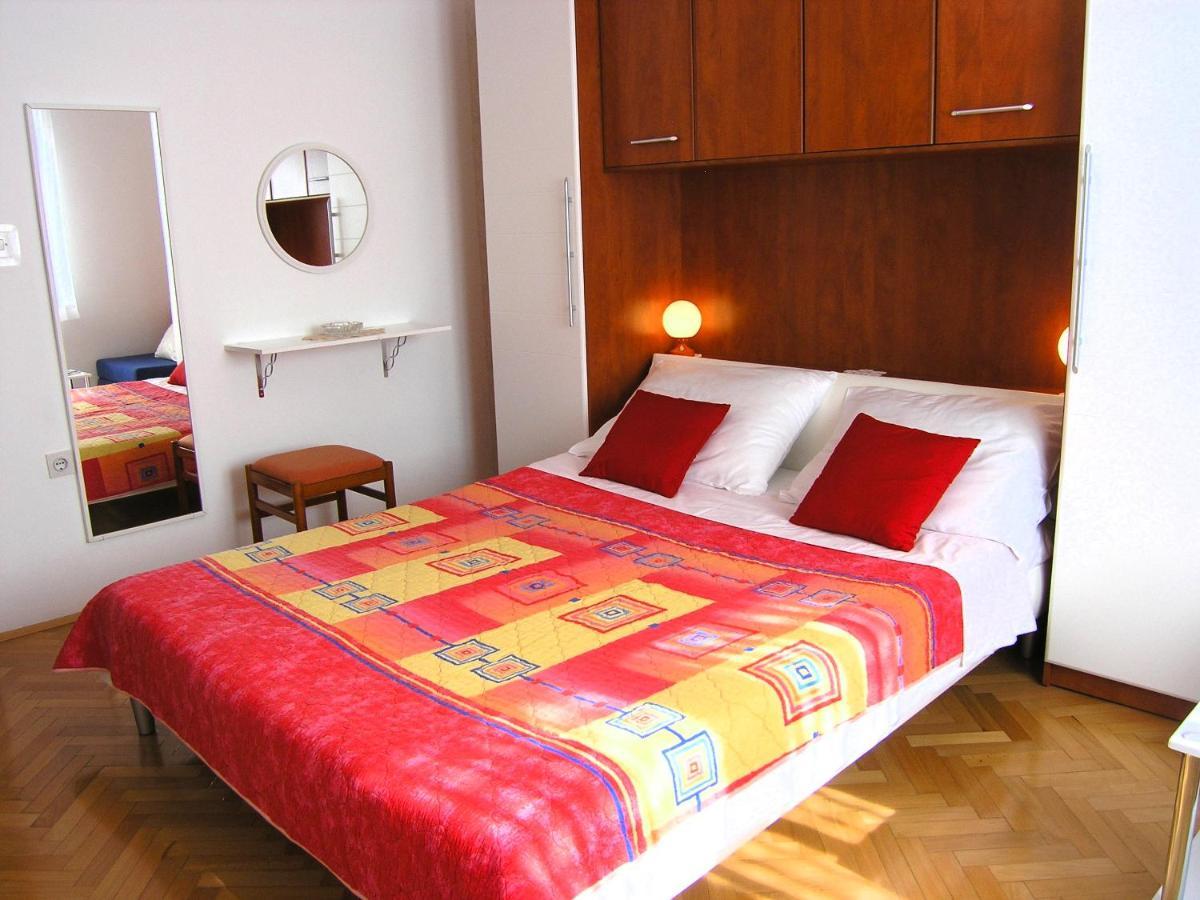 Apartments Natasa Krk Town Luaran gambar