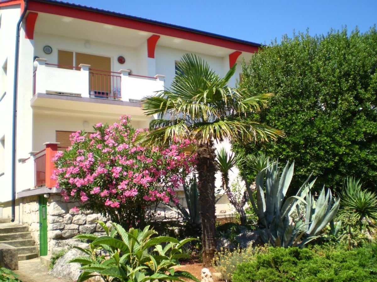 Apartments Natasa Krk Town Luaran gambar