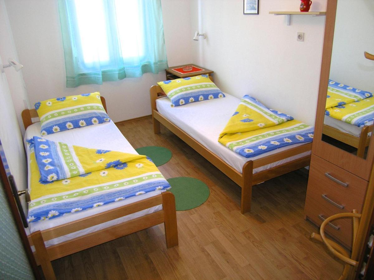 Apartments Natasa Krk Town Luaran gambar