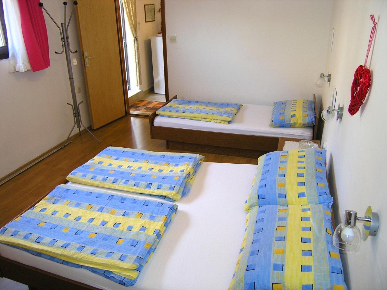 Apartments Natasa Krk Town Luaran gambar