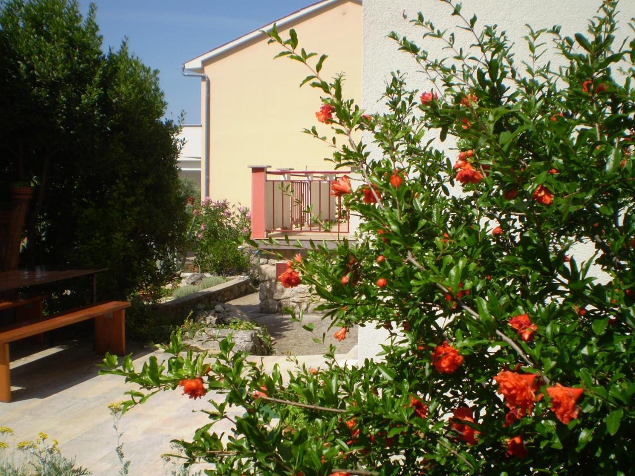 Apartments Natasa Krk Town Luaran gambar