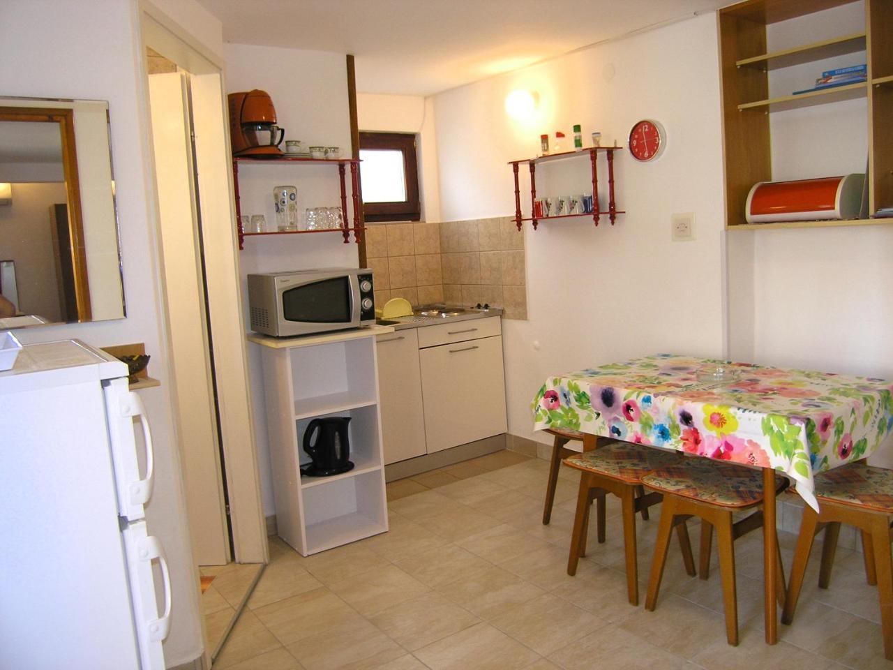 Apartments Natasa Krk Town Luaran gambar