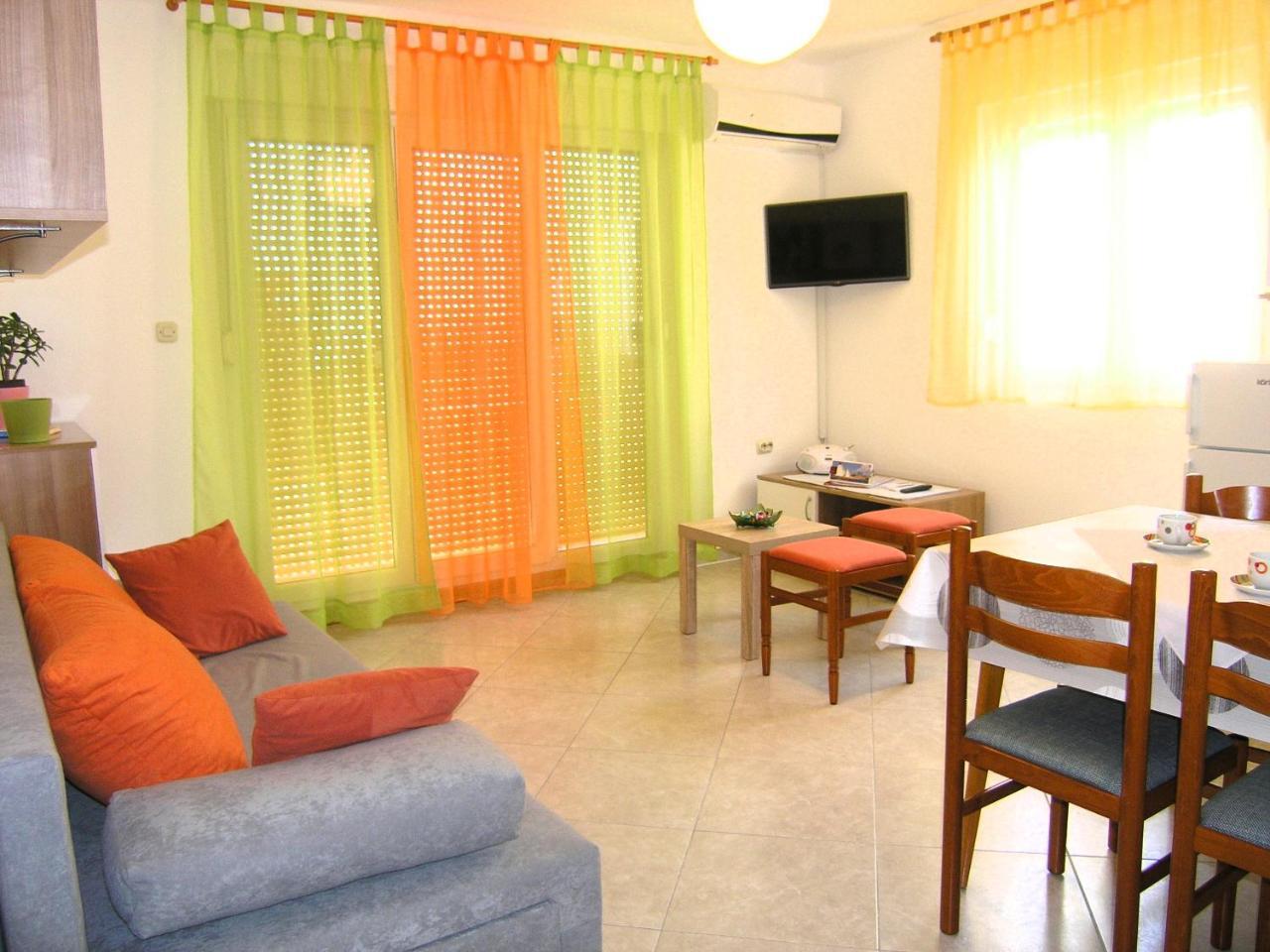 Apartments Natasa Krk Town Luaran gambar